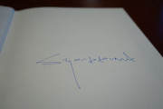 Podpis marszałka sejmu w środku konstytucji RP