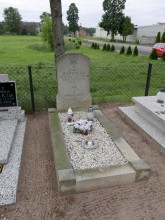 zdjęcie grobu Powstańca Wielkopolskiego Jana Zapenckiego w Skoraszewicach