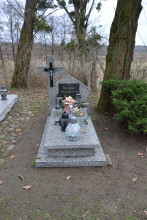 zdjęcie grobu Szczepana Wrzaskowskiego - ofiary terroru niemieckiego. Pyzdry