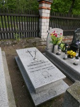 zdjęcie grobu Powstańca Wielkopolskiego Michała Kochanowskiego w Kiszkowie
