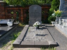 zdjęcie grobu Antoniego Sawickiego w Rawiczu