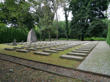 zdjęcie cmnetarza z okresu I wojny światowej w Ostrowie Wielkopolskim