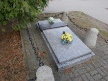 zdjęcie grobu jeńca brytyjskiego z II wojny światowej w Gnieźnie