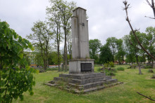 zdjęcie grobu Żydów z Błaszek na Nowym Cmentarzu Żydowskim w Kaliszu