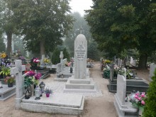 zdjęcie  grobu Powstańca Wielkopolskiego Franciszka Karasińskiego oraz poległych w wojnie 1920 r. Dębnica