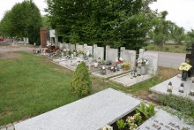 Zespół grobów Polaków poległych w walce z Niemcami w 1945 r. w Kicinie