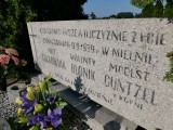 zdjęcie grobu osób rozstrzelanych przez Niemców. Popowo - Ignacewo. II wojna światowa