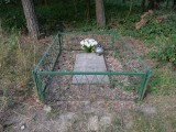 zdjęcie grobu nieznanego żołnierza sowieckiego w Rosnówku