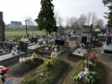 Grób Księdza Wacława Janke na cmentarzu parafialnym w Dębnicy