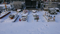 zdjęcie zespołu grobów ofiar niemieckich obozów koncentracyjnych w Kępnie