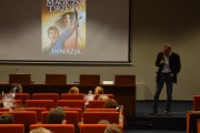 Andrzej Maleszka opowiada dzieciom o swoich książkach.