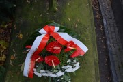 Kwiaty na grobie Witolda Celichowskiego. 