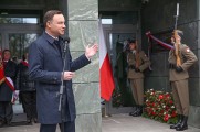 Prezydent w swoim wystąpieniu przypomina sylwetki ministrów. 