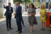 Obejście terenu szpitala z ministrem i wicewojewodą.