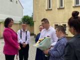 wicewojewoda wita s z podopiecznymi placówki