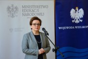 Minister Anna Zalewska podczas briefingu prasowego.