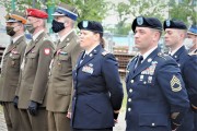 Uczestnicy uroczystości słuchają okolicznościowych wystąpień