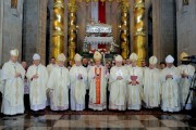 Wspólne zdjęcie przedstawicieli duchowieństwa.