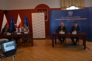 Głos zabiera dyrektor ds. realizacji inwestycji PKP Polskie Linie Kolejowe S.A. 