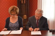 Podpisanie umowy na realizację zadań w ramach programu. 