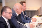Minister Brudziński otwiera naradę.