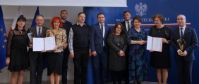 Laureaci konkursów plastycznych nagrodzeni