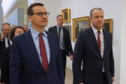 Wizyta premiera Mateusza Morawieckiego w H. Cegielski - Fabryce Pojazdów Szynowych