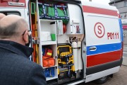 Zbliżenie na nowy ambulans reanimacyjny 