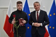 Wspólne zdjęcie z wojewodą wielkopolskim Michałem Zielińskim