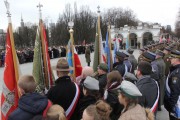 Poczty sztandarowe na Placu Piłsudzkiego.