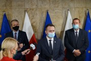 Briefing prasowy z udziałem ministra Cieślaka, wojewody oraz posłów
