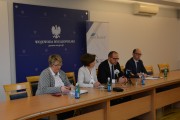 Konferencja prasowa wiceministra i wicewojewody. 