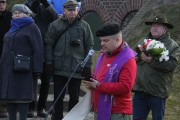 Kapłan odmawia modlitwę
