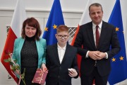 Wspólne zdjęcie z wojewodą wielkopolskim Michałem Zielińskim
