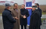 Wojewoda wielkopolski Michał Zieliński wśród zebranych gości