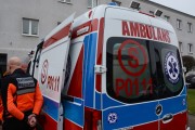 Zbliżenie na nowy ambulans reanimacyjny 