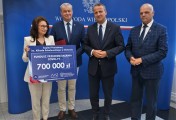 Wspólne zdjęcie wojewody z delagacją ze Złotowa.