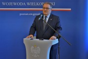 Przemowa ministra Dery.