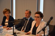 Minister Anna Zalewska zabiera głos podczas posiedzenia WRDS