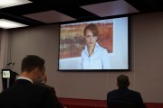 Za pomocą łącza internetowego głos zabiera wicepremier Jadwiga Emilewicz