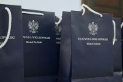 Symboliczne upominki w podziękowaniu za współpracę