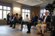 Zaproszeni posłowie na konferencję prasową