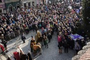 Tłum poznaniaków na placu Wolności