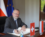 Wpis ambasadora do księgi pamiątkowej