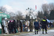 Grupa osób uczestniczących w pikniku