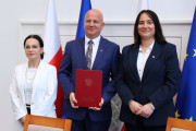 podpisanie umów dot. programu Aktywne Place Zabaw przy instytucjach opieki nad dziećmi do lat 3
