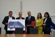 podpisanie umowy z szpitalem z Kępna