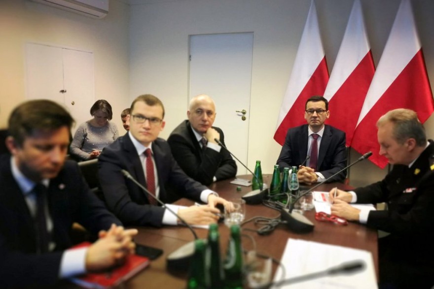 Wideokonferencja z udziałem premiera i szefa MSWiA.  