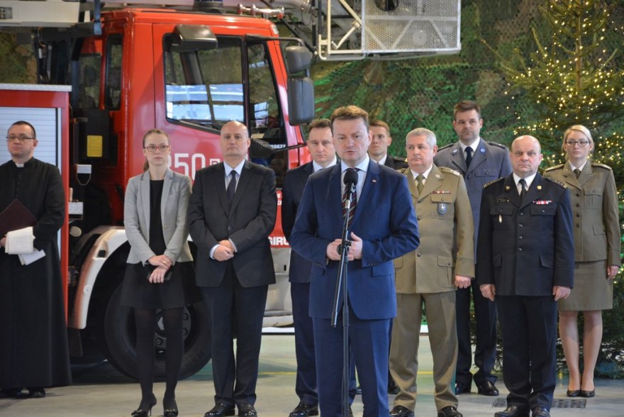 Minister Mariusz Błaszczak składa życzenia świąteczne.