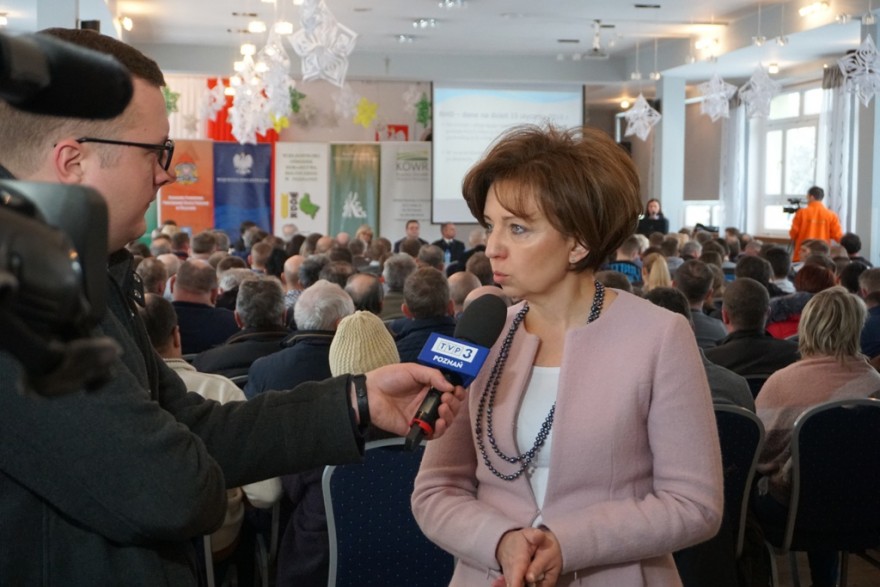 Wicewojewoda udziela wywiadu dla TVP Poznań.
